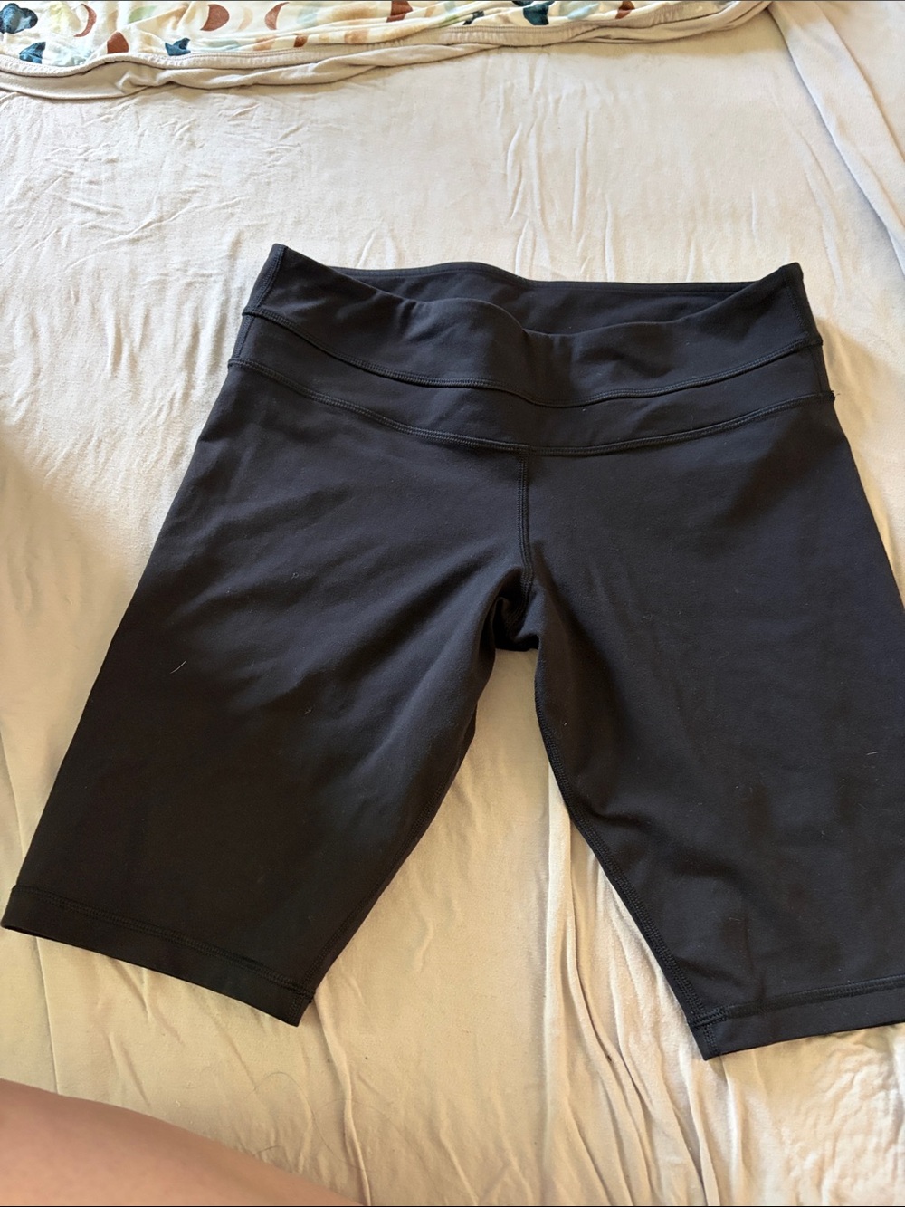 B64 Lululemon Women’s 12 Biker Shorts, Black